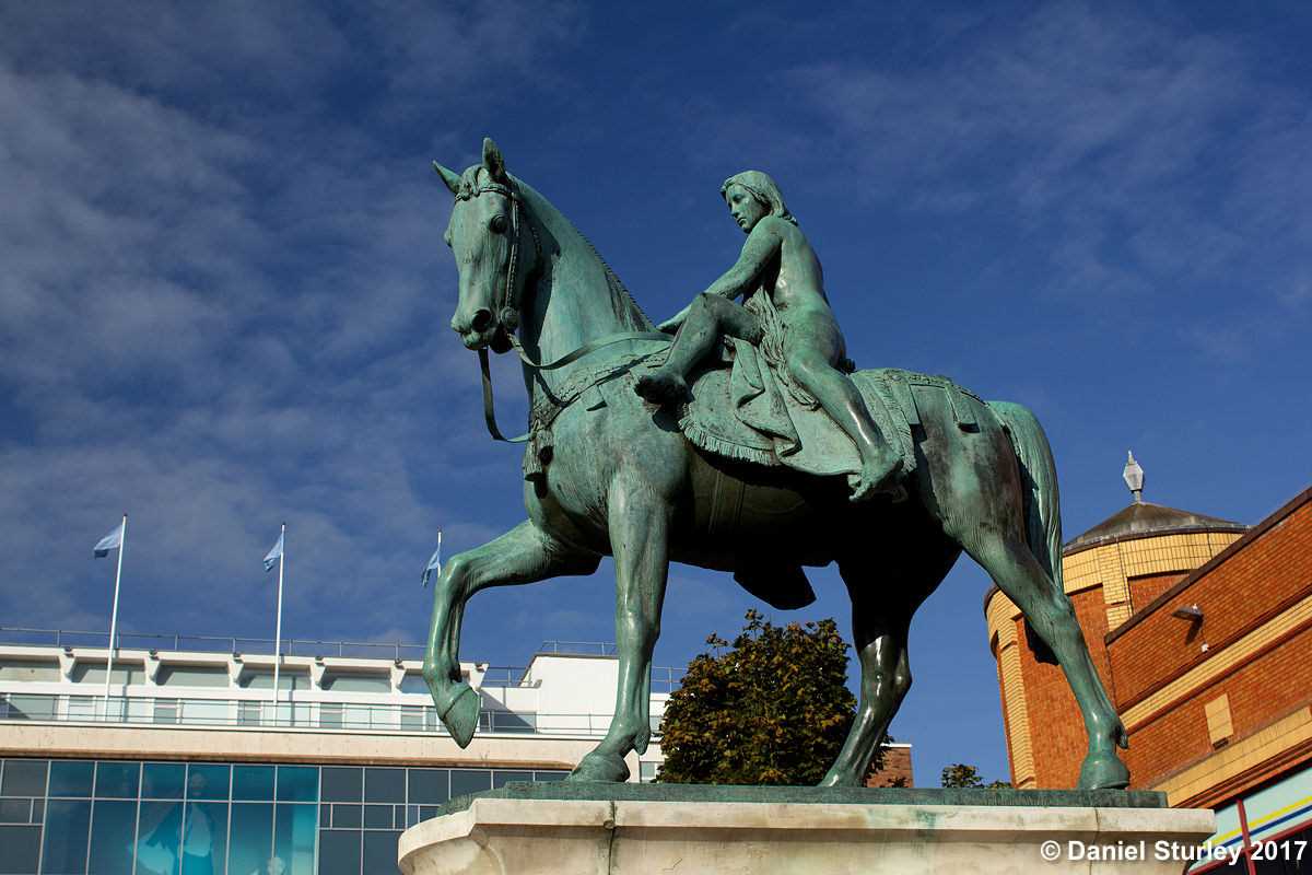 The+Statue+of+Lady+Godiva%2c+Coventry+-+A+Coventry+Gem!